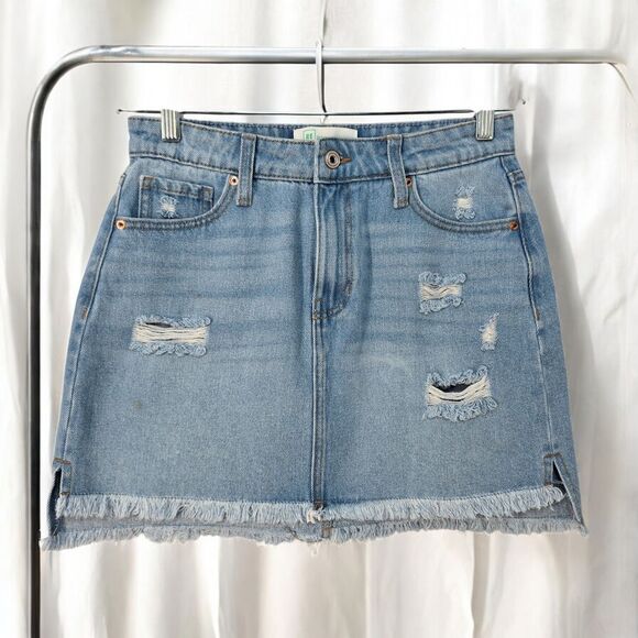 Re Generation by Celebrity Pink Dresses & Skirts - Re Generation by Celebrity Pink Skirt 5/27 Blue Distressed Denim Mini Raw Hem